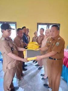 BAPENDA Way Kanan Serahkan DHKP dan SPPT PBB 2025 SE Kecamatan Negeri Agung