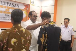 Demi SDM Unggul Bupati Keerom Kirim Pemuda dan Pemudi untuk Berkuliah di Jawa Tengah