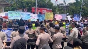 282 Personel Gabungan Amankan Aksi Damai Warga Pematang Panggang di PN Kayuagung