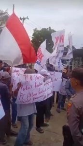 Puluhan Massa Desak BPN Lampung Ukur Ulang HGU PT Huma Indah Mekar