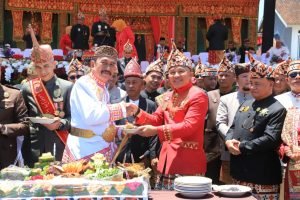 Semarak HUT ke 34, Pemkab Lampung Barat Gelar Upacara Hingga Pentas Seni