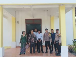 Polsek Tulang Bawang Tengah, Laksanakan Pengamanan Ibadah Gereja Minggu Kasih di Gereja GKSBS Immanuel Kelurahan Panaragan Jaya
