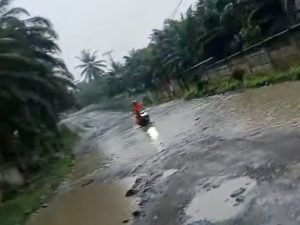 Jalan Berlubang Penghubung Talang Buai – Sungai Ipuh di Kecamatan Teras Terunjam, Dikeluhkan Warga, Pemerintah Berpotensi Langgar UU